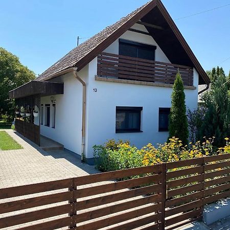 Marica Apartman Балатонфеньвеш Экстерьер фото